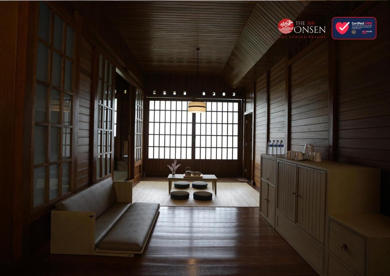 The Onsen Hot Spring Resort Бату Экстерьер фото